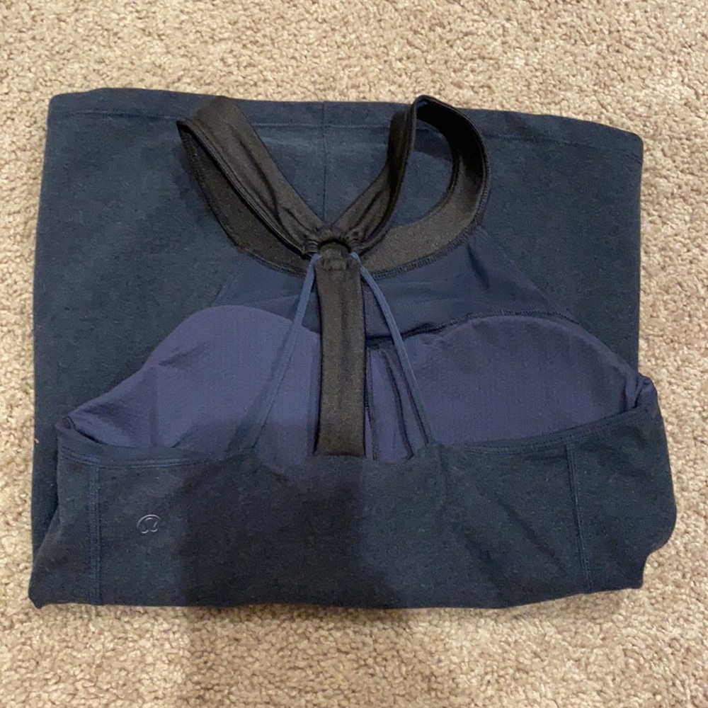 Lululemon size 6 workout tank built in bra